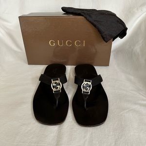 GUCCI Black Thong Sandals